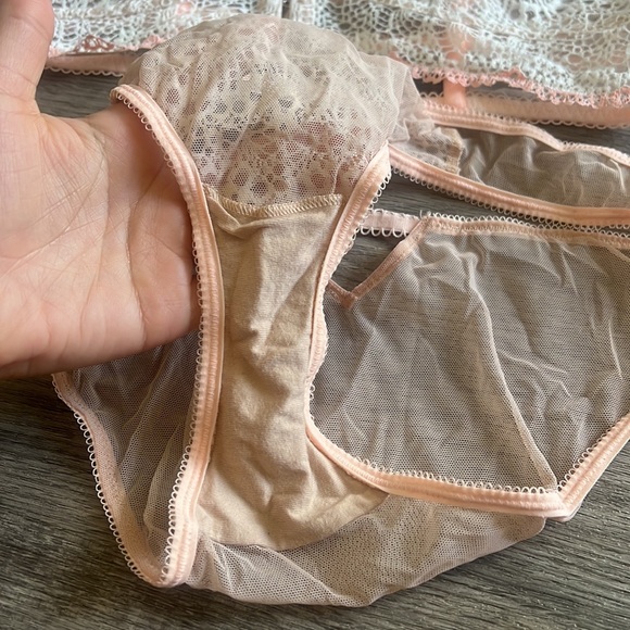 Victoria’s Secret - Lace/Mesh Bralette & Panty Set - BRAND NEW NEVER WORN - Picture 8 of 8